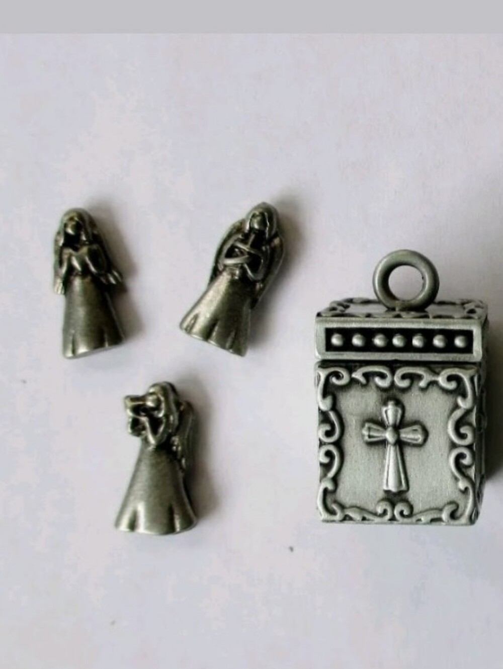 Three Minature Prayer Angels In Box